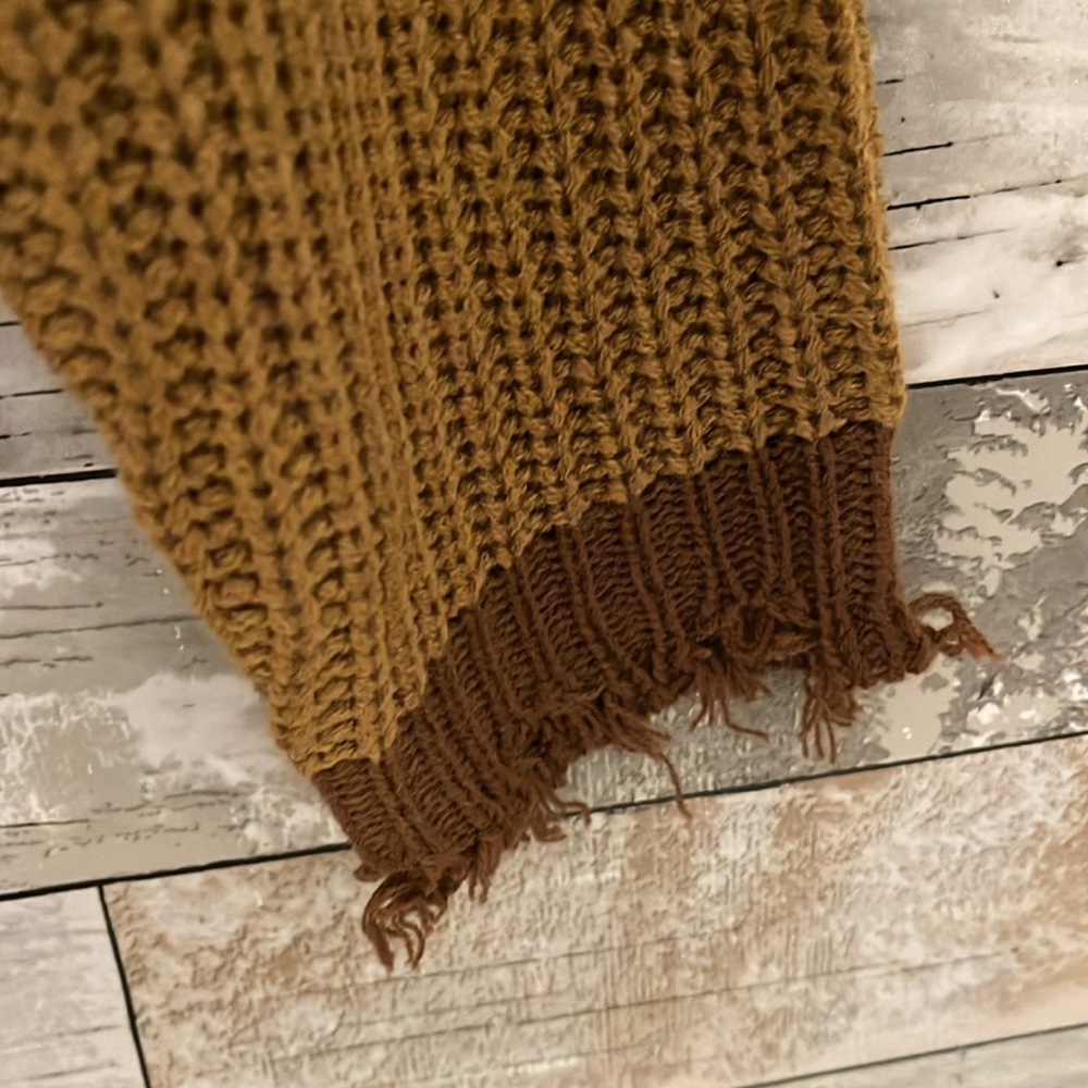Distressed Edge Tunic Sweater - Picture 3 of 4